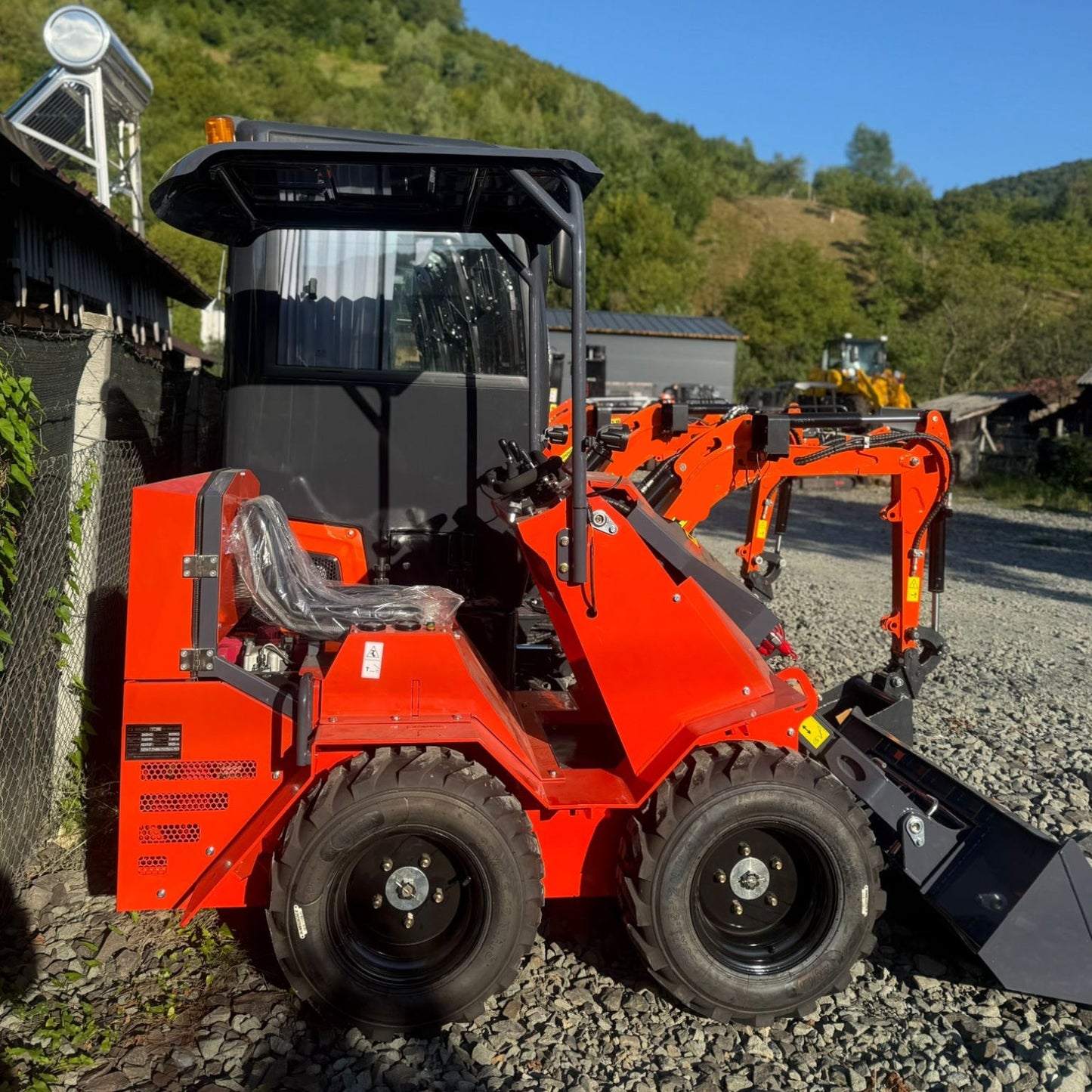 MINI ÎNCĂRCĂTOR VEXON VT390