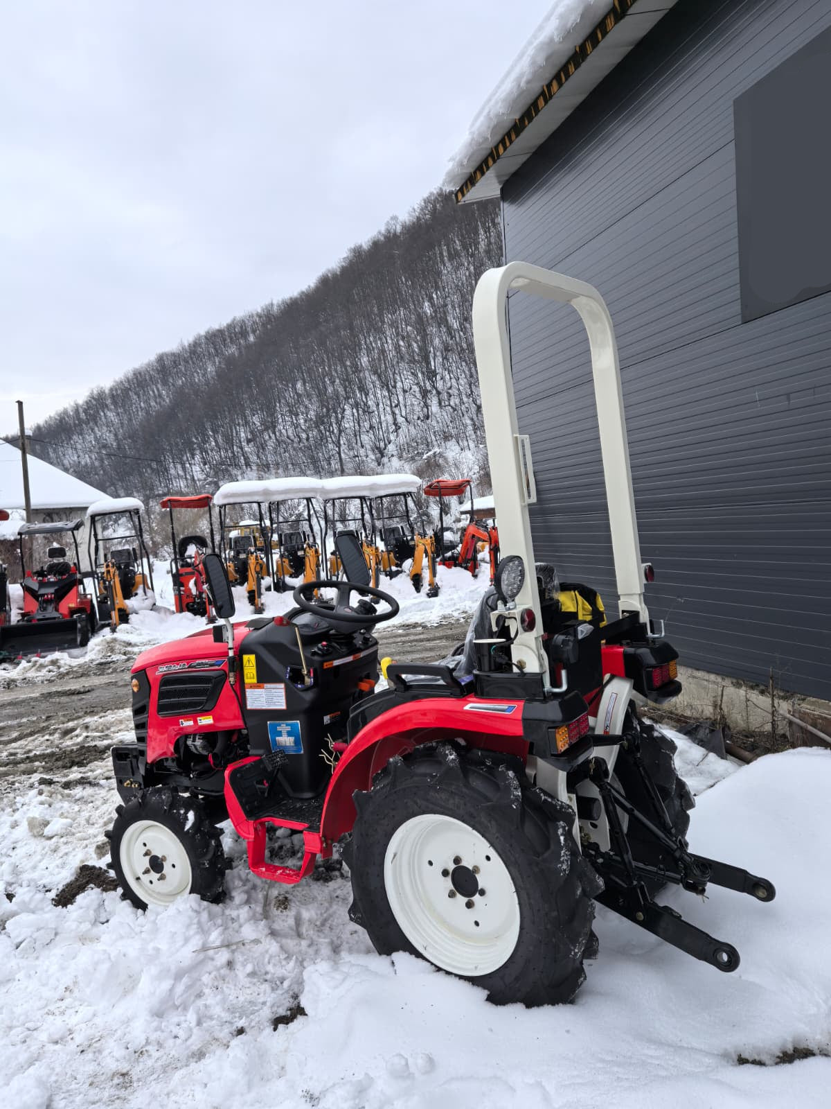 TRACTOR COMPACT HINOMOTO 25CP