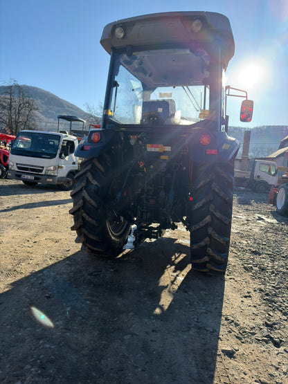 TRACTOR HINOMOTO V700
